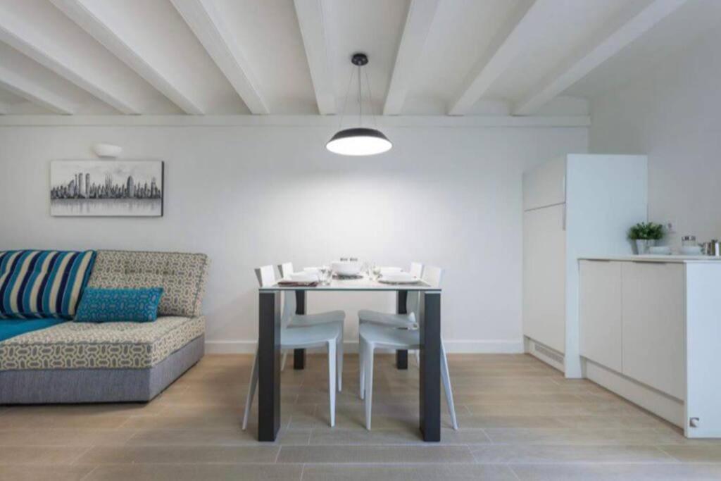 Beautiful And Best Location Apt Barcelona Exterior photo